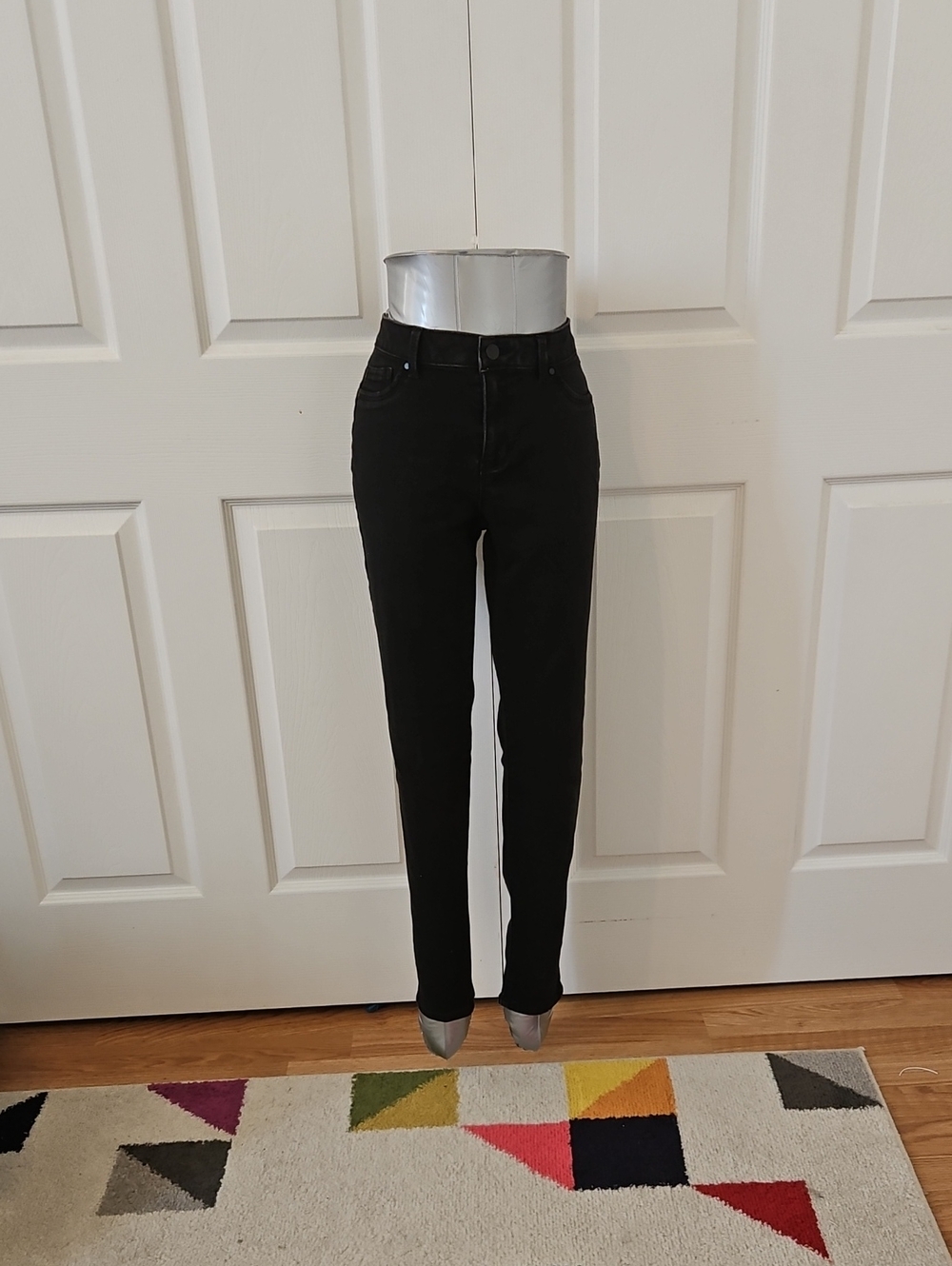 d. jeans High-Rise Black Slim Tapered Women's Jeans Size 6